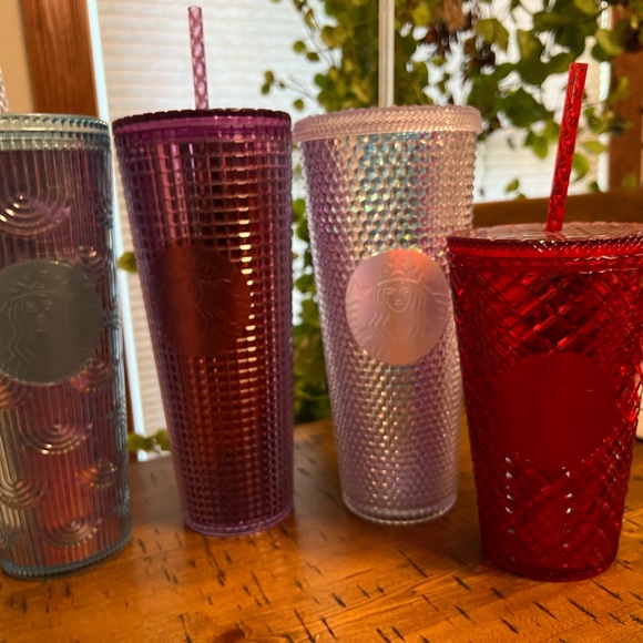 Used Starbucks tumblers - Picture 4 of 5